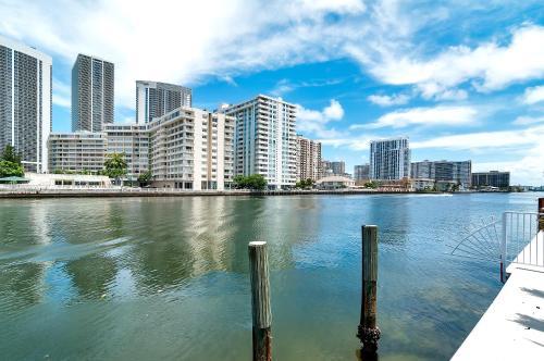 Apartamento Beachwalk Resort By Sunnyside Retreats