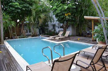 Apartamentos Papa's Hideaway