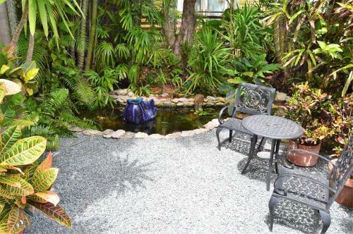 Posada Douglas House