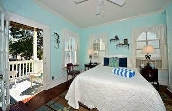 Bed & Breakfast Curry House