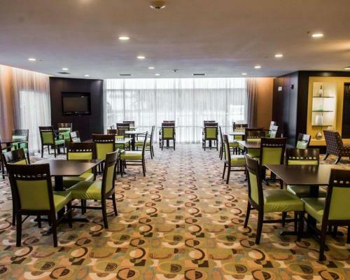 Hotel Comfort Suites Lake City