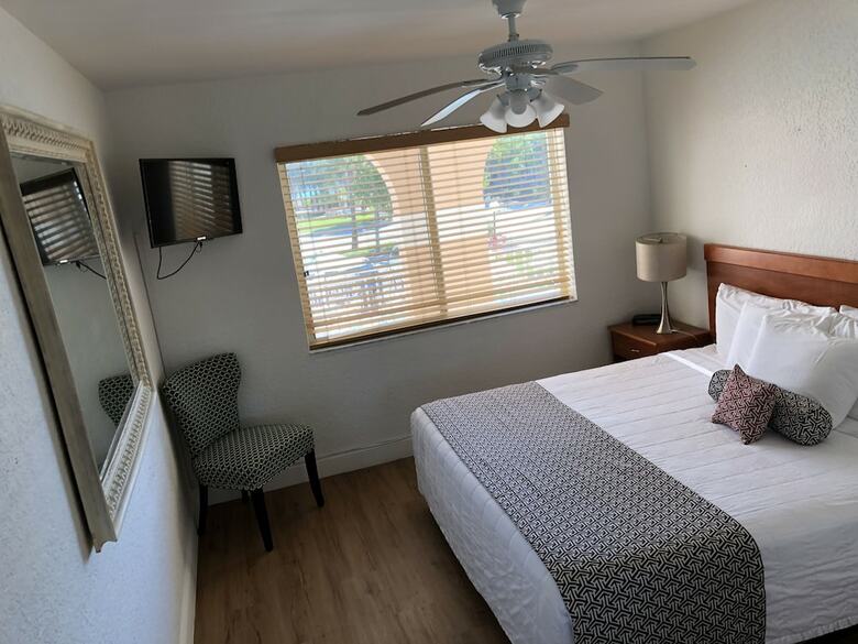 Hotel Coral Key Inn