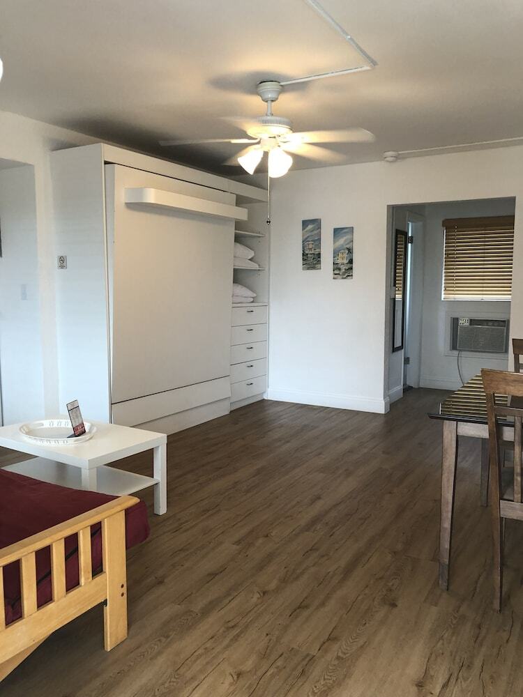 Hotel Coral Key Inn