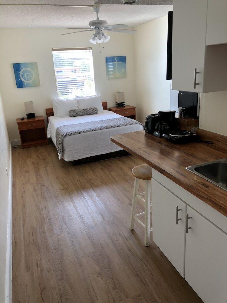 Hotel Coral Key Inn