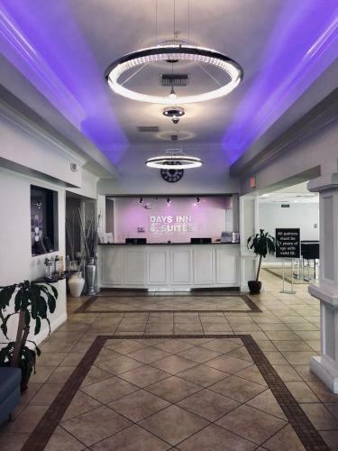 Hotel Days Inn And Suites Lakeland