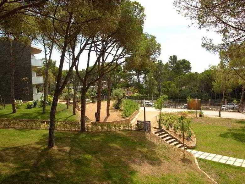 Ciutat De Palol Aparthotel
