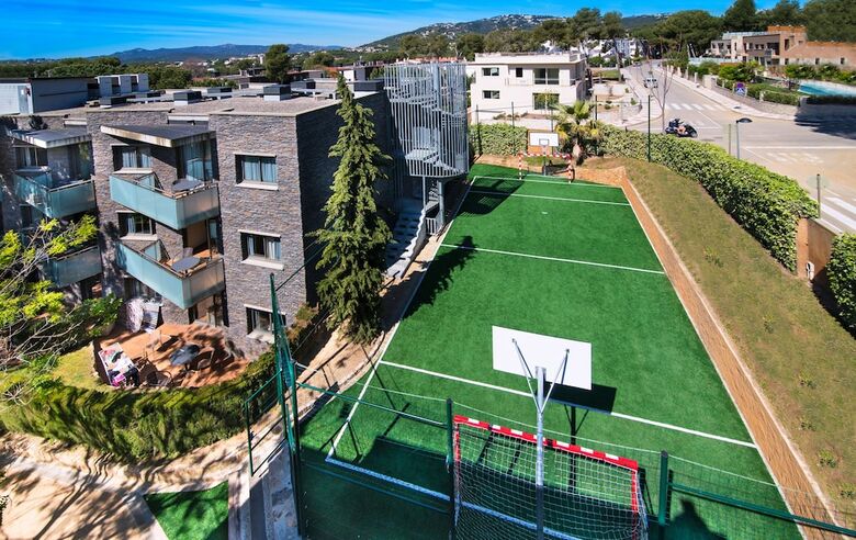 Ciutat De Palol Aparthotel