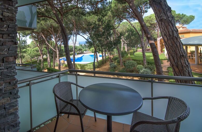 Ciutat De Palol Aparthotel