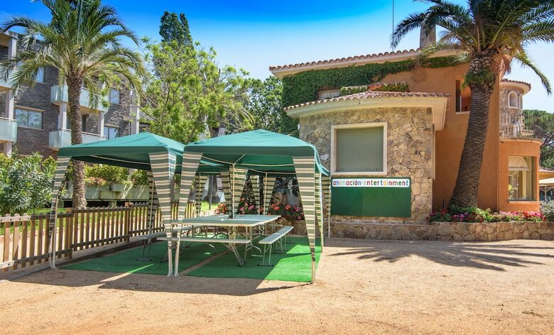 Ciutat De Palol Aparthotel