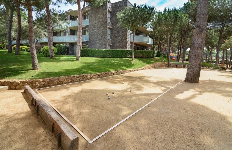 Ciutat De Palol Aparthotel