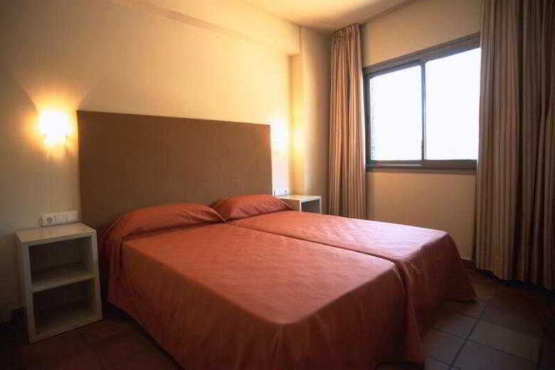 Ciutat De Palol Aparthotel