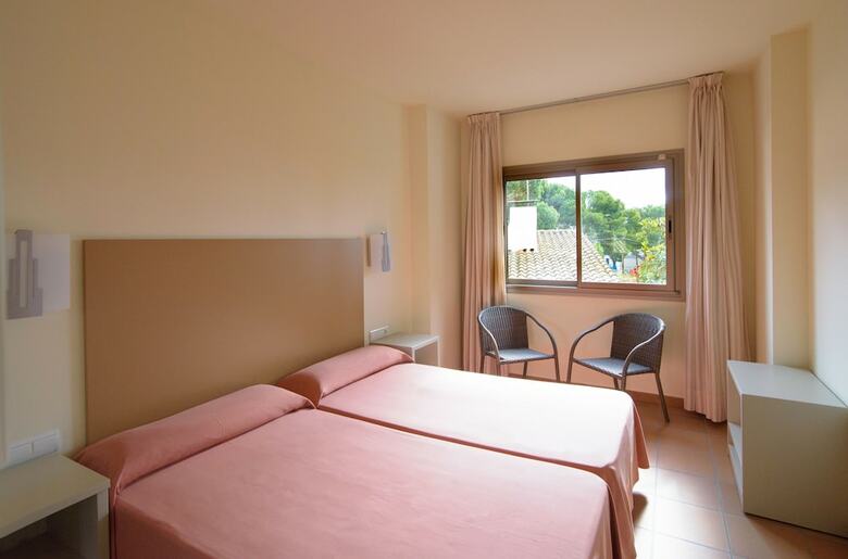 Ciutat De Palol Aparthotel