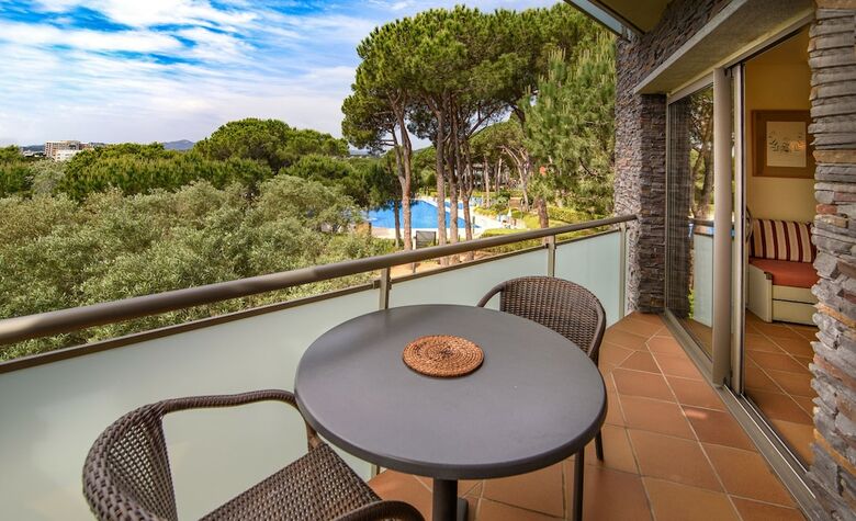 Ciutat De Palol Aparthotel