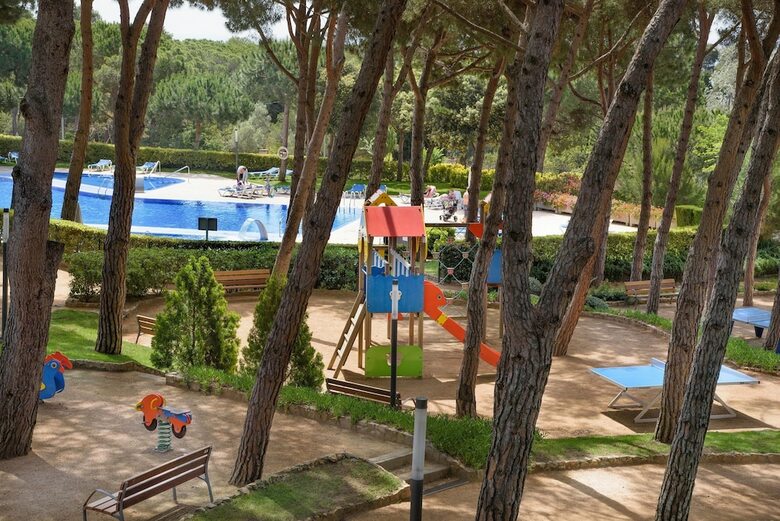 Ciutat De Palol Aparthotel