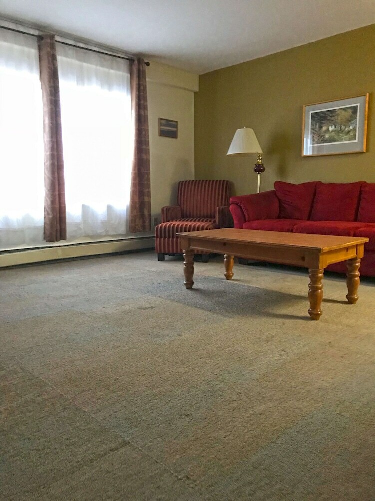 America's Best Value Inn Executive Suites & Hotel