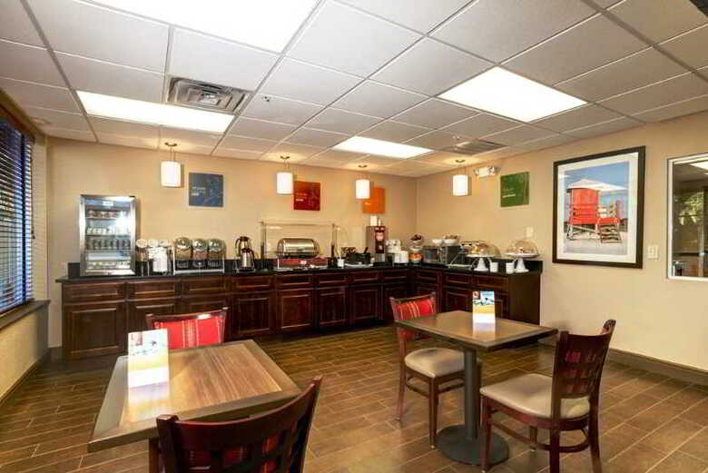 Hotel Comfort Suites