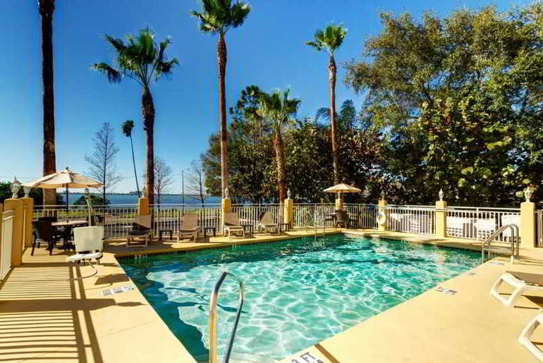 Hotel Comfort Suites