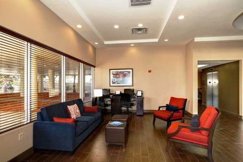 Hotel Comfort Suites