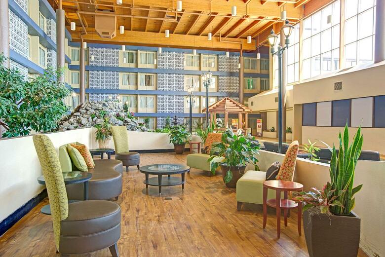 Hotel Ramada Airport Conference Center