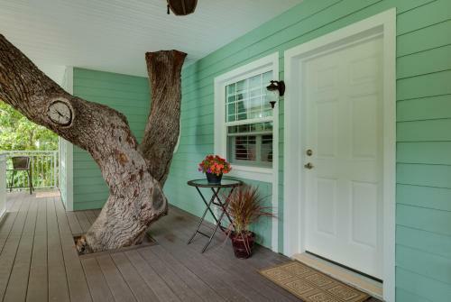 Seaglass Inn Bed And Breakfast