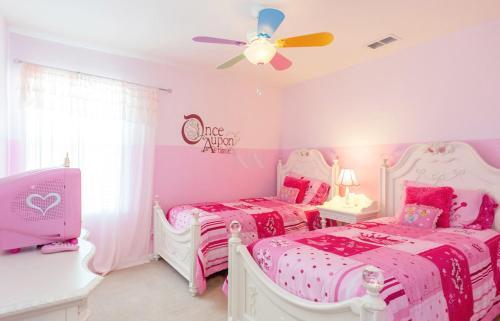 Spacious Vacation Home Rental House 77tb12