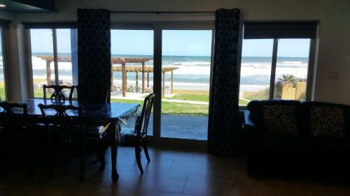 Driftwood Beach Motel