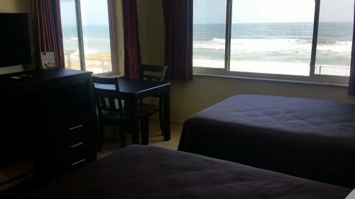 Driftwood Beach Motel
