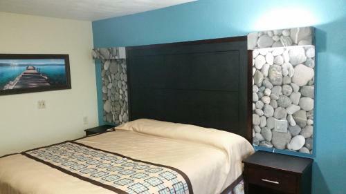 Driftwood Beach Motel