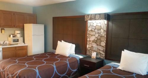Driftwood Beach Motel
