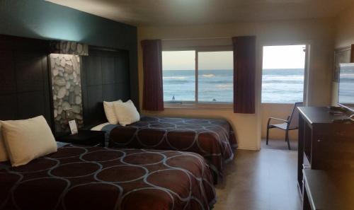 Driftwood Beach Motel