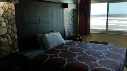 Driftwood Beach Motel