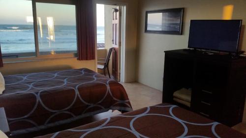 Driftwood Beach Motel