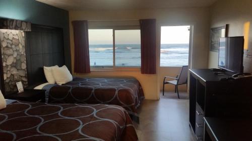 Driftwood Beach Motel