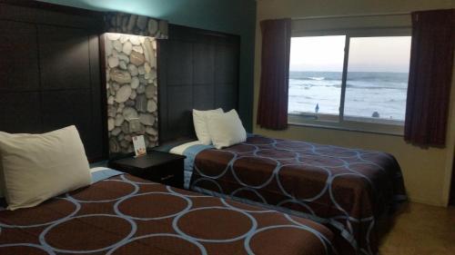 Driftwood Beach Motel
