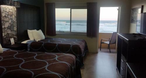 Driftwood Beach Motel