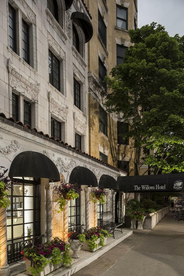 Willows Hotel