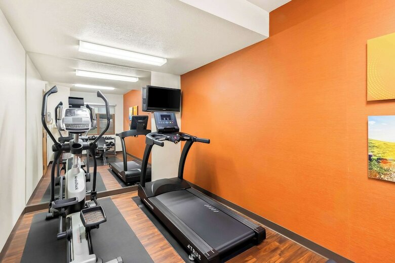 Hotel Comfort Suites Portland Airport