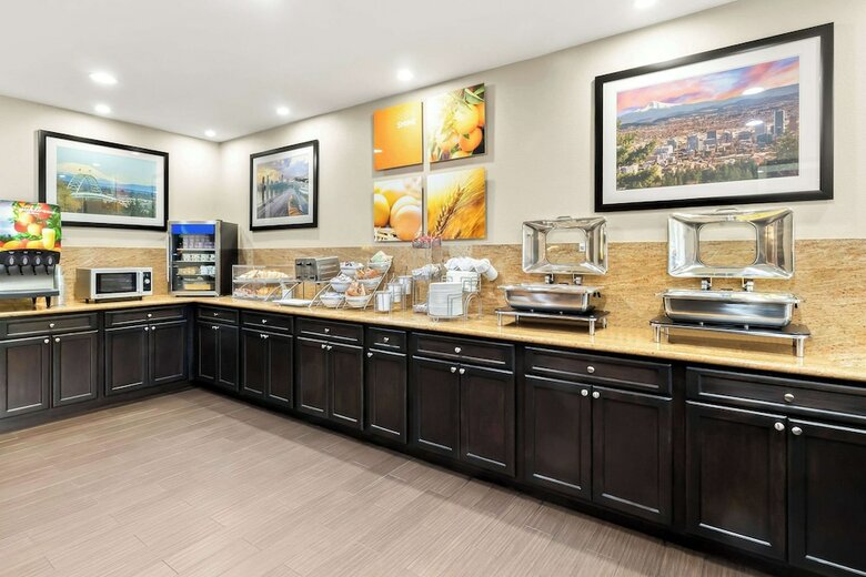 Hotel Comfort Suites Portland Airport