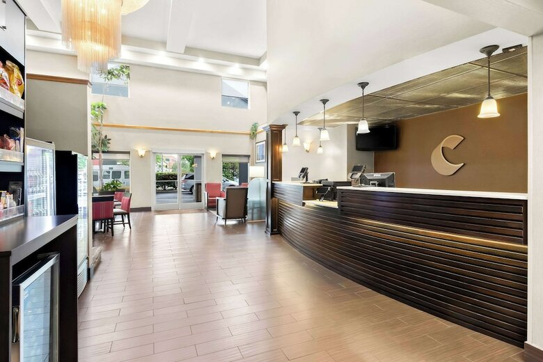 Hotel Comfort Suites Portland Airport