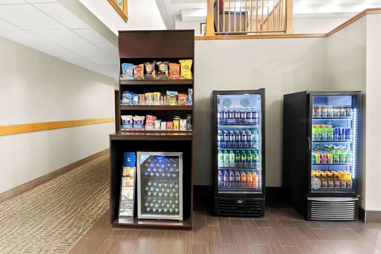 Hotel Comfort Suites Portland Airport
