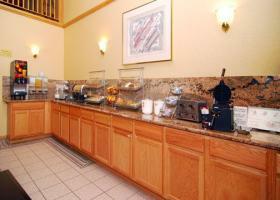 Hotel Comfort Suites Portland Airport