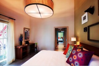 El Paseo Hotel