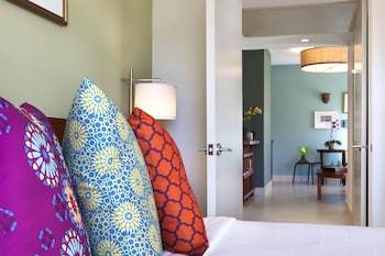 El Paseo Hotel