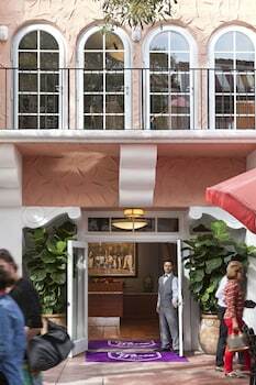 El Paseo Hotel