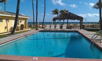 Posada Coral Tides Resort & Beach Club