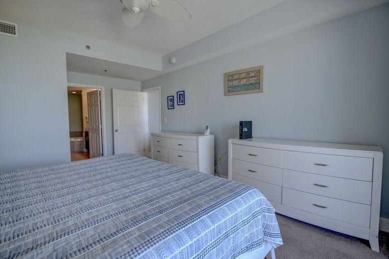 Aparthotel Laketown Wharf By Resort Collection