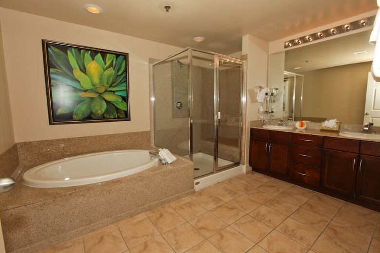 Aparthotel Laketown Wharf By Resort Collection