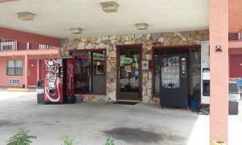 Summer Breeze Motel