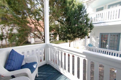 Bayfront Westcott House Bed & Breakfast