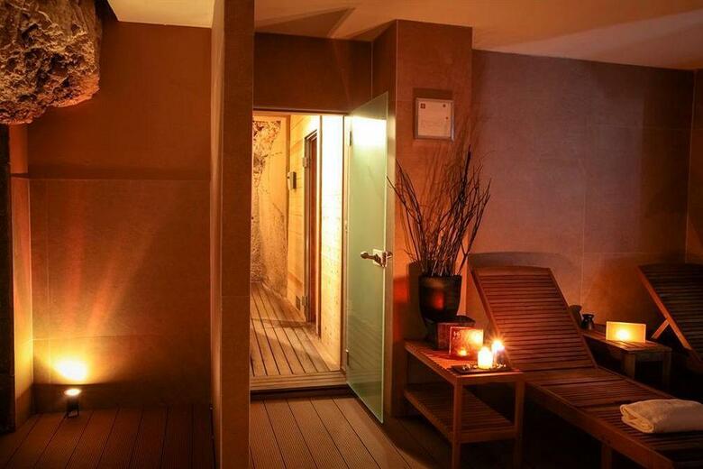 UNA Hotel One